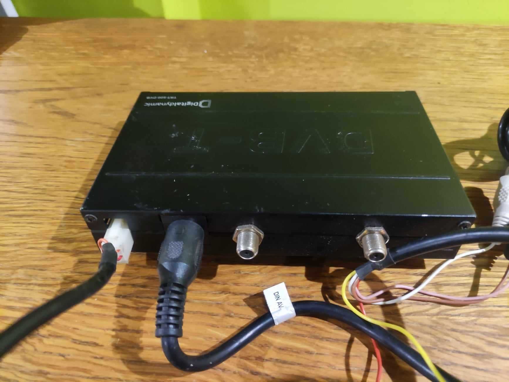 Tuner tv do samochodu