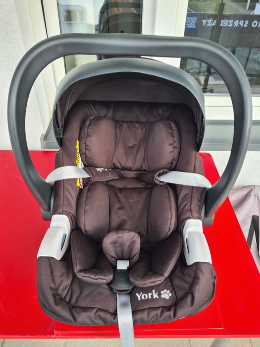 Fotelik samochodowy BabySafe York z bazą Isofix czarny