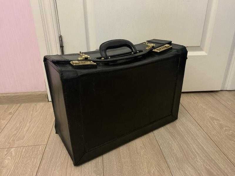 Антикварная сумка чемодан ссср дипломат валіза paris romance