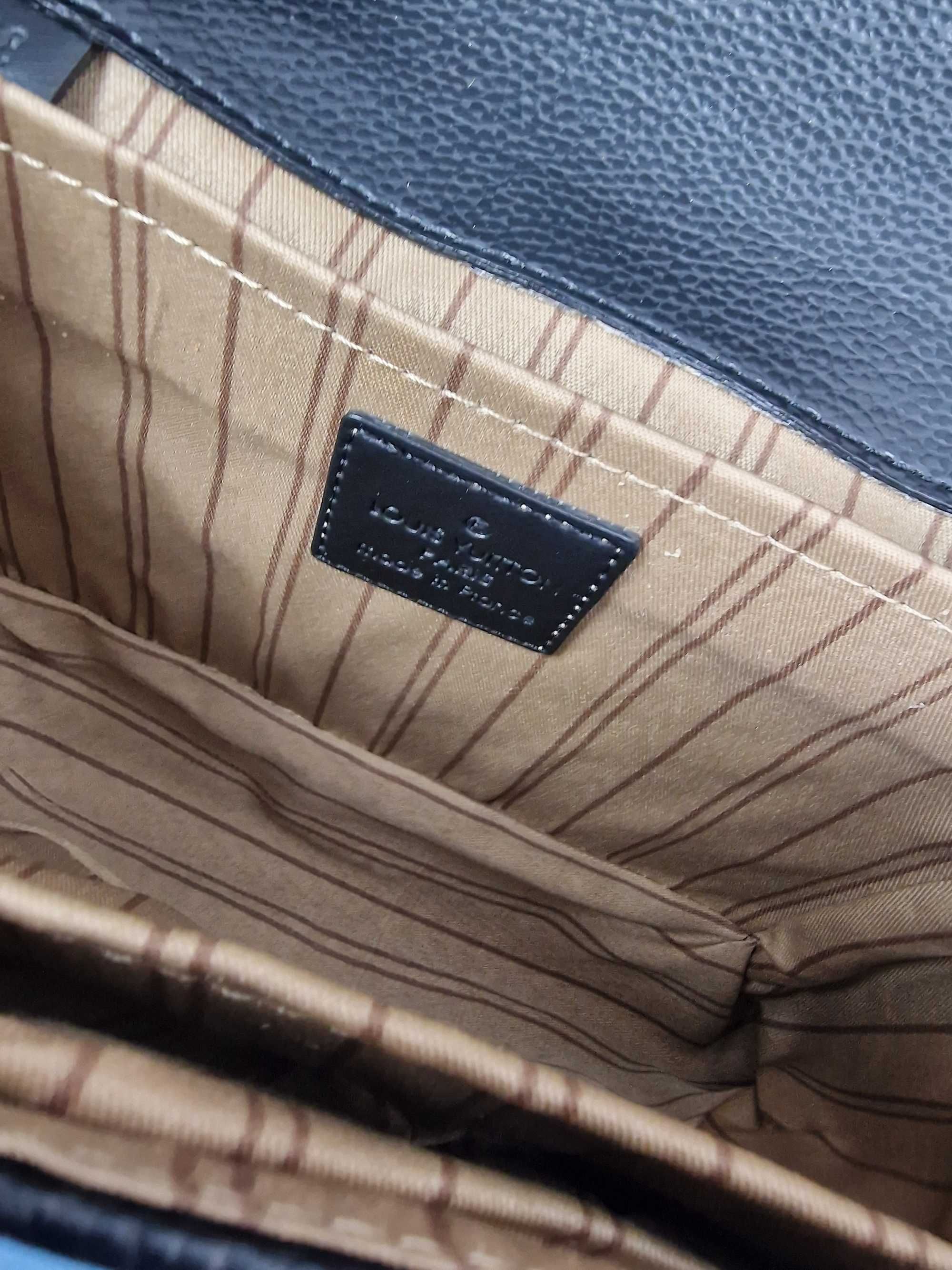 Torebka damska kuferek Louis Vuitton torba skórzana wytłaczana czarna