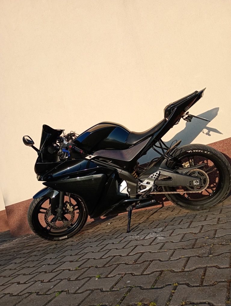 Yamaha YZF R125, nowy napęd, soczewka