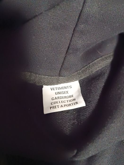 vetements restricted