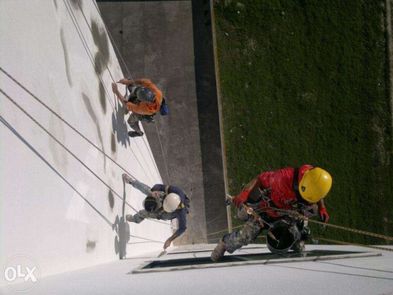 Pintura de prédios através de Rapel Industrial