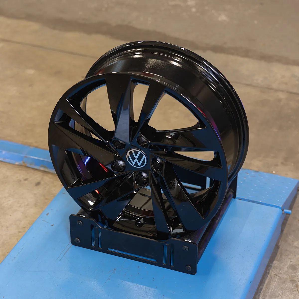 NOWE ORYGINALNE Felgi 17" Volkswagen Golf Jetta Passat Tiguan T-Roc