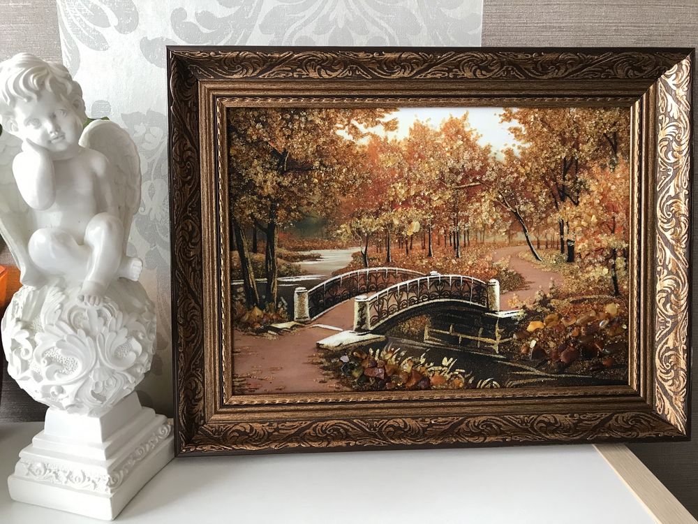 Картина з бурштину «Осінній міст»