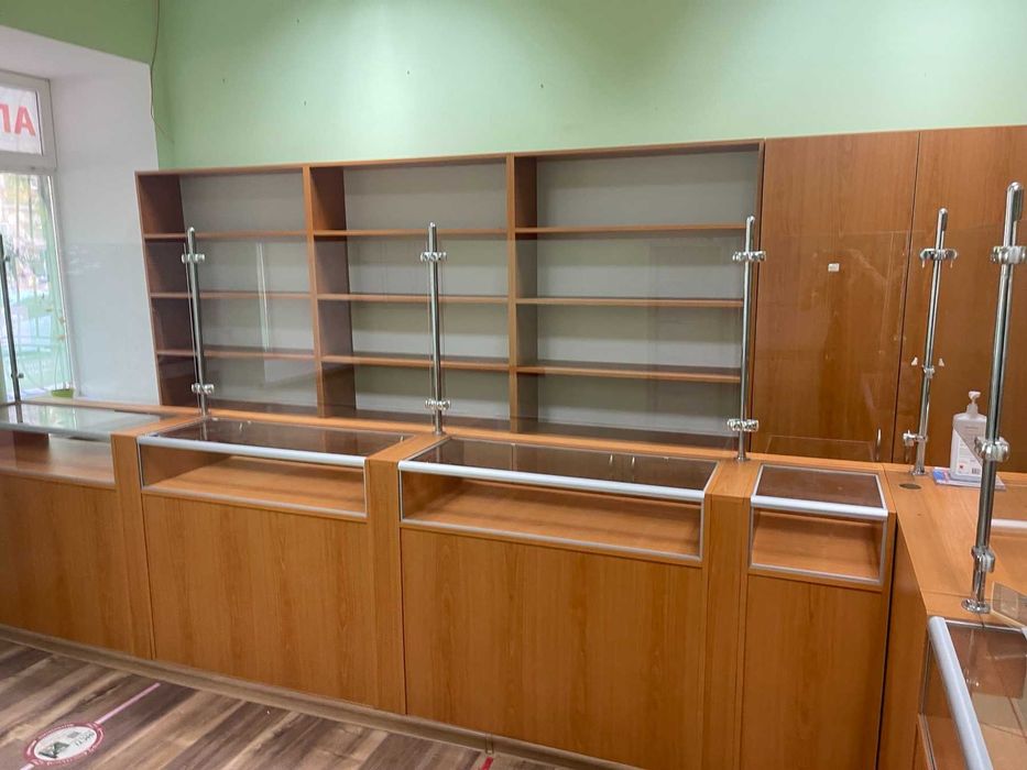 Продам фасадное помещение в р-не Нового рынка.