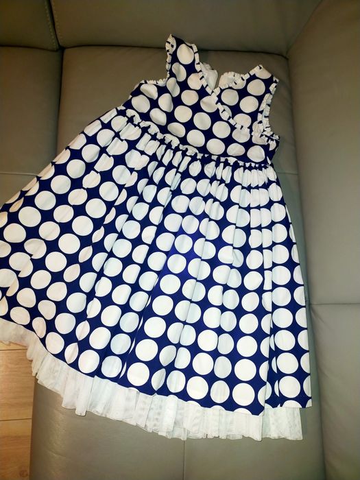 Piękna sukienka granatowa w białe grochy