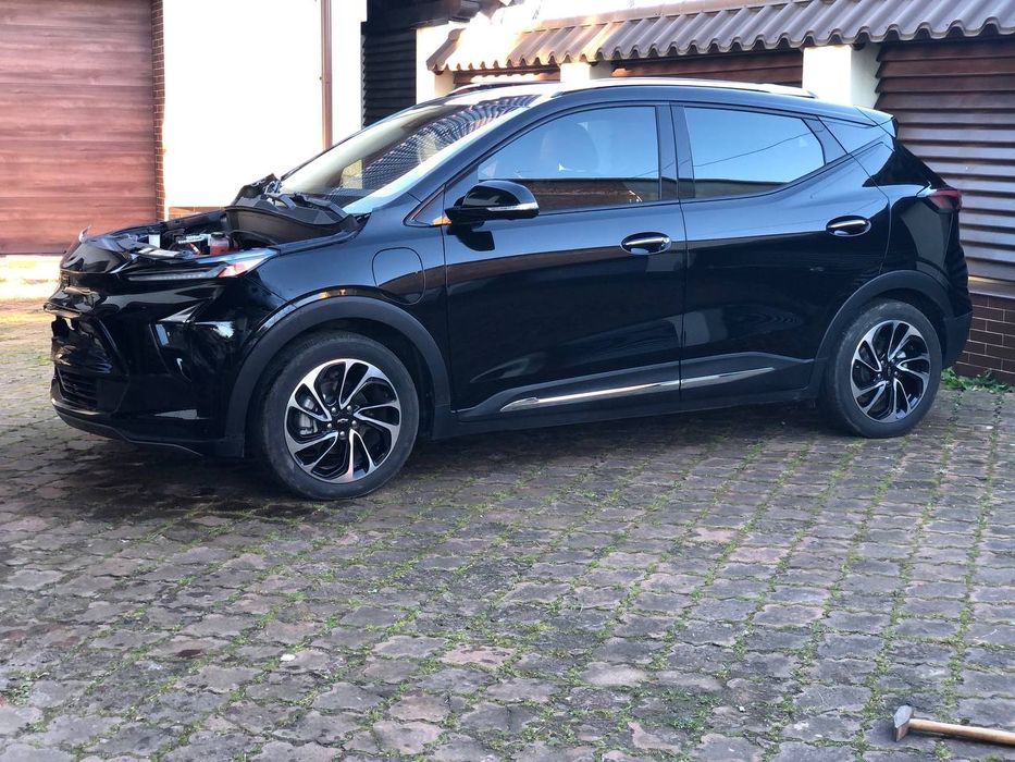 Chevrolet bolt euv ev premier електромобіль продаж продається електрич