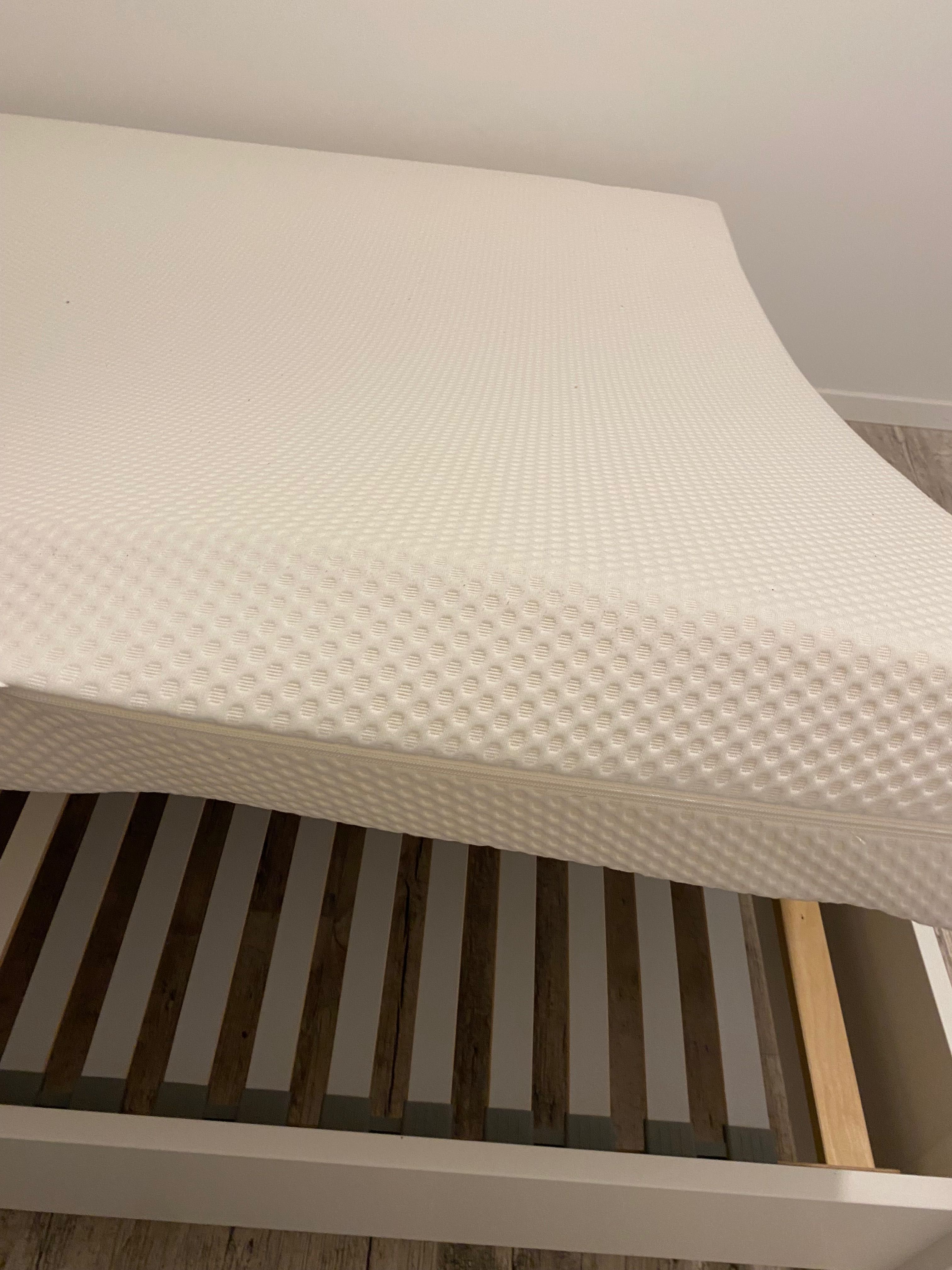 Łóżko IKEA z materacem