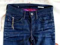 Granatowe rockowe spodnie jeansowe ok. 34 - 36 łańcuch jeansy jak nowe