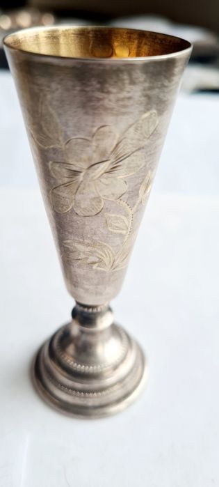 Продам серебряные  стопки