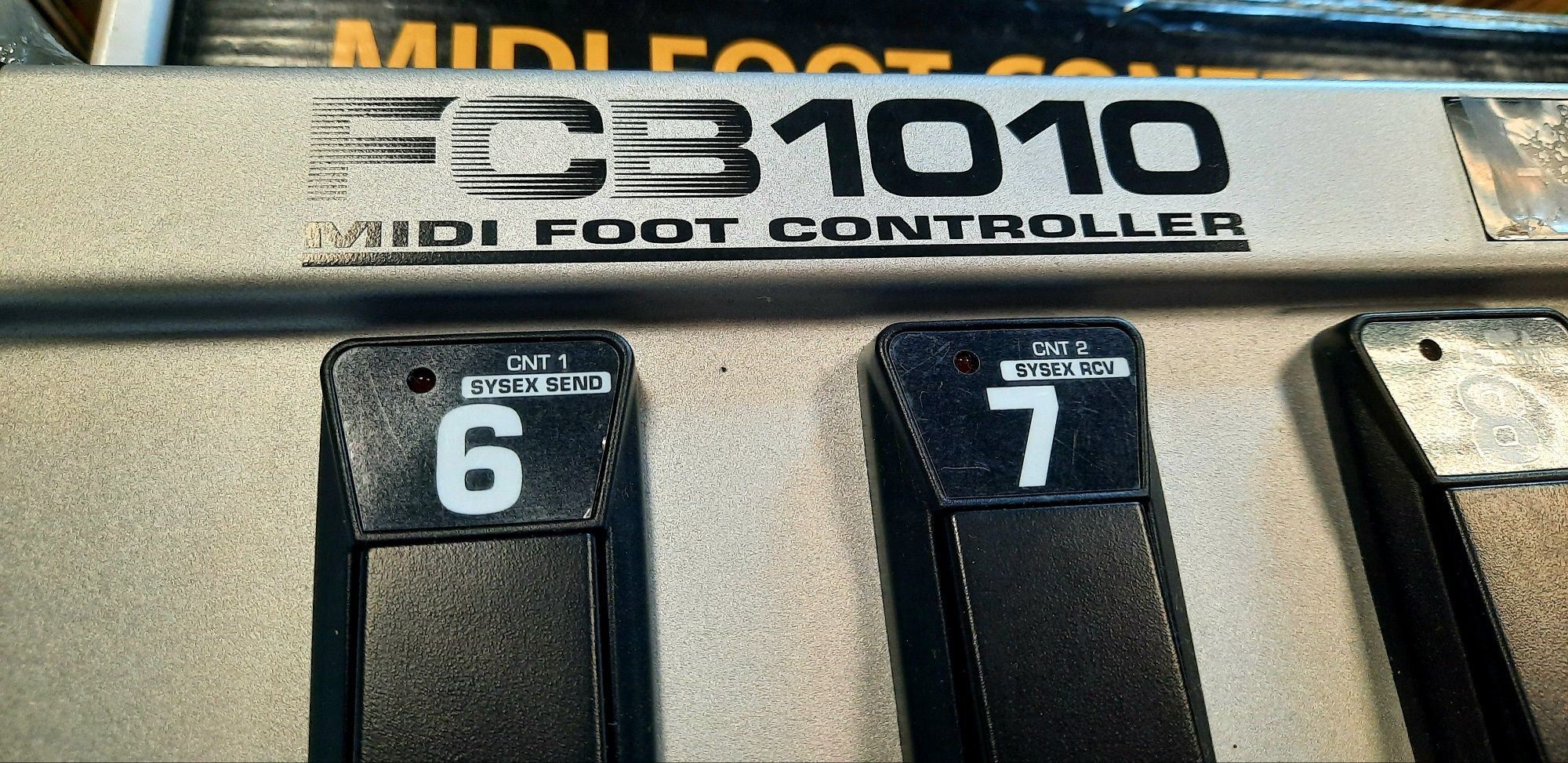 Midi foot Controller FCB 1010 Behringer