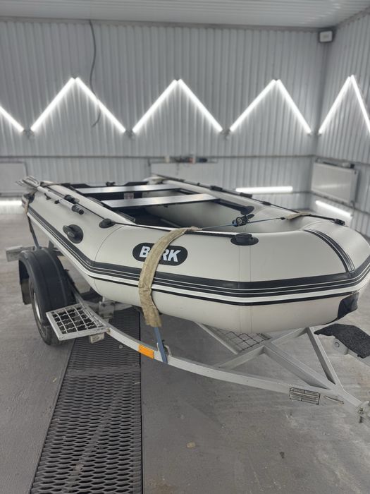 Продам комплект лодка Bark 330