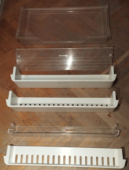 Для холодильника полки почти новые не дорого