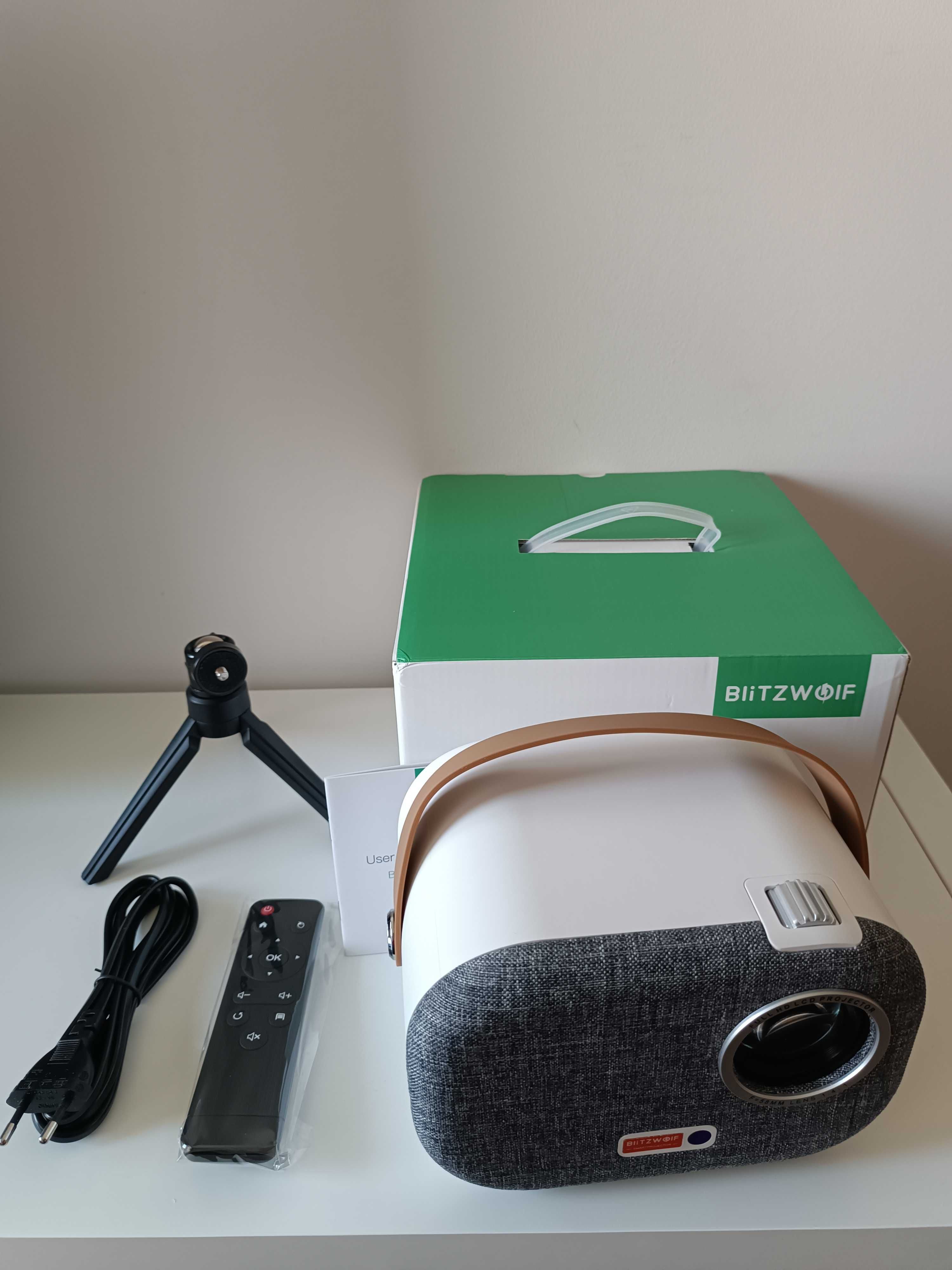Projetor Android 5G / Blitzwolf / WiFi / 3300 Lumens/ 1080p (NOVO)
