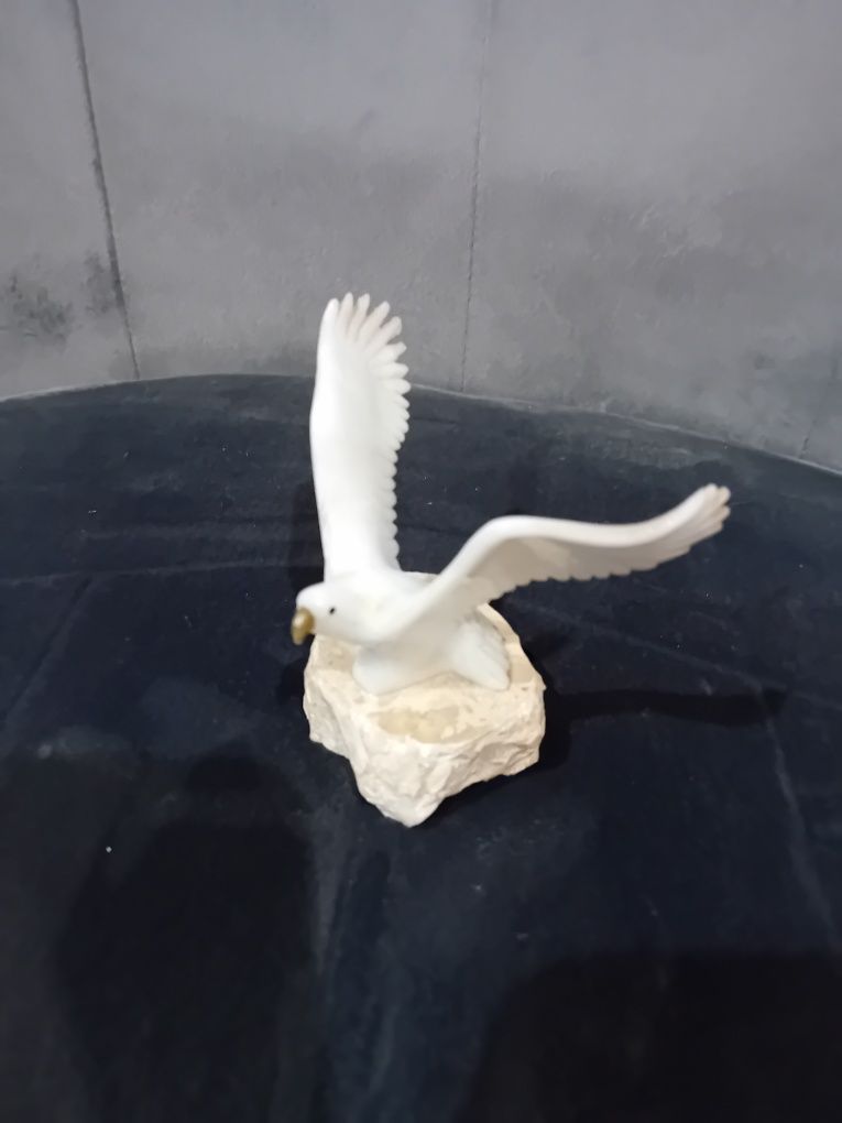 Ozdoba figurka biały ptak orzeł