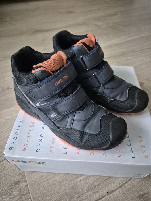 Buty zimowe, wodoodporne trzewiki chłopięce Geox, r. 34