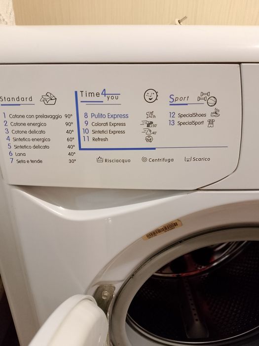 Пральна машина INDESIT WISL 105 на 7 кг.