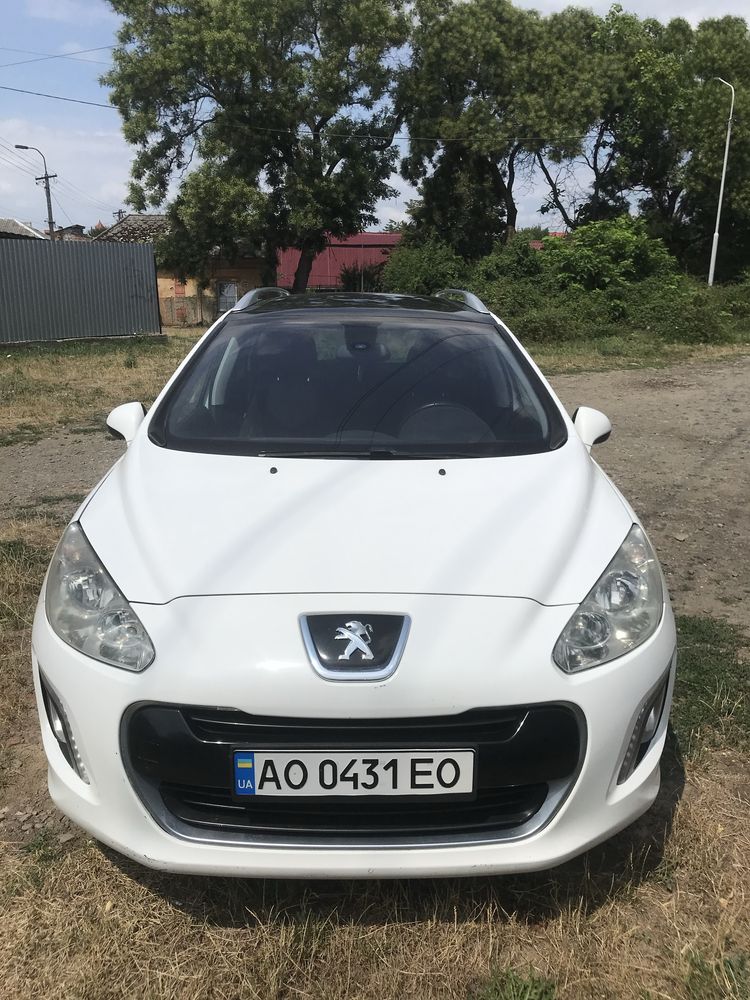 Пежо 308 універсал