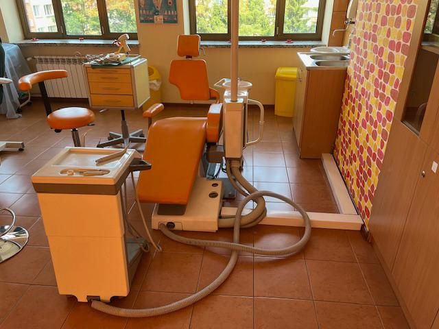 Srzedam wyposażenie pracowni higienistki stomatologicznej-Tanio!!!