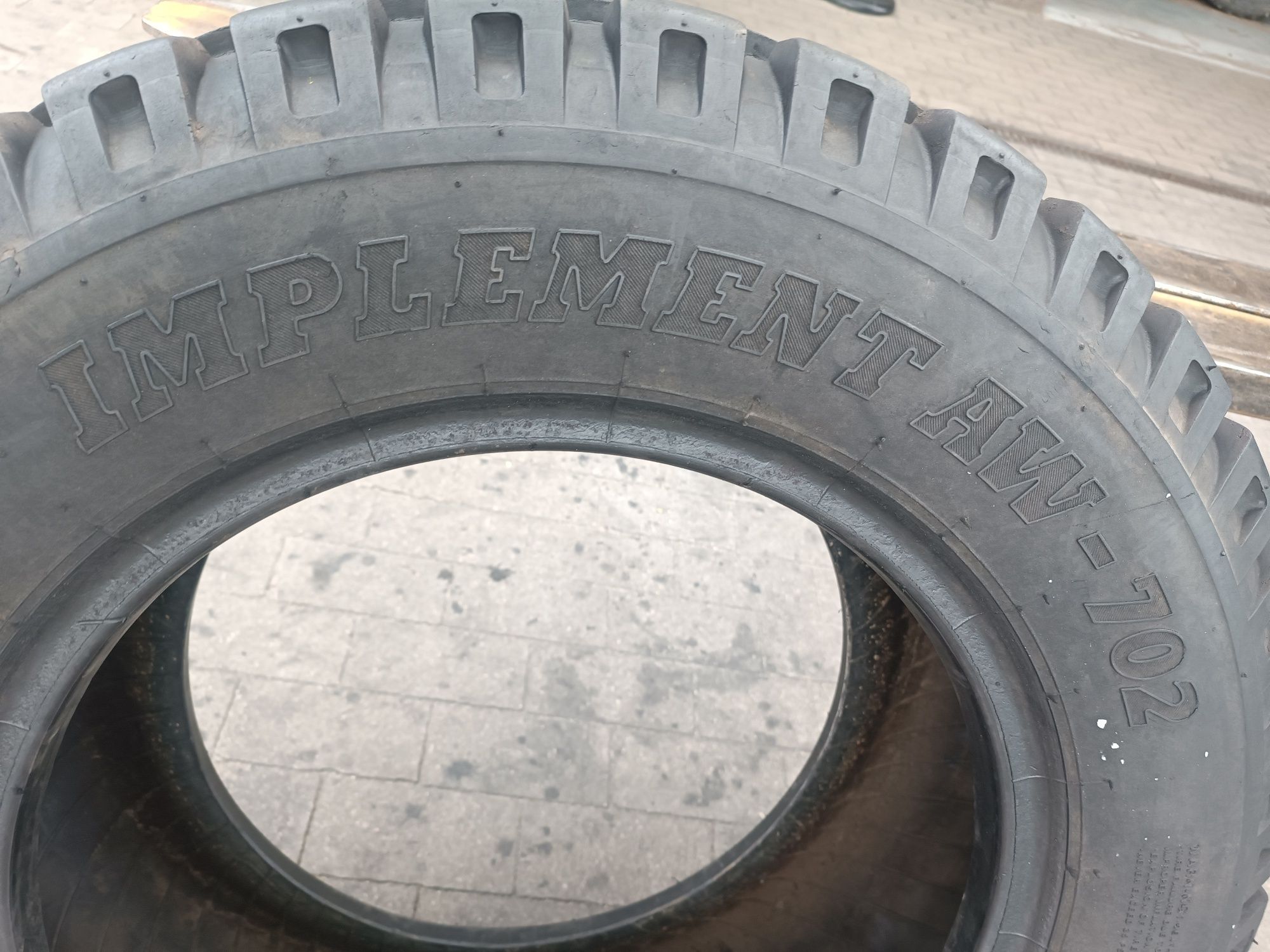 10.5/80-18 BKT Implement AW-702 pojedynka
