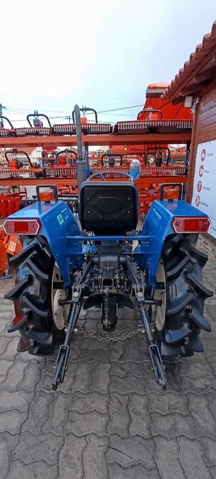 Campanha de Natal: Trator Iseki TU 1700 + 4 alfaias POUPE 1250€