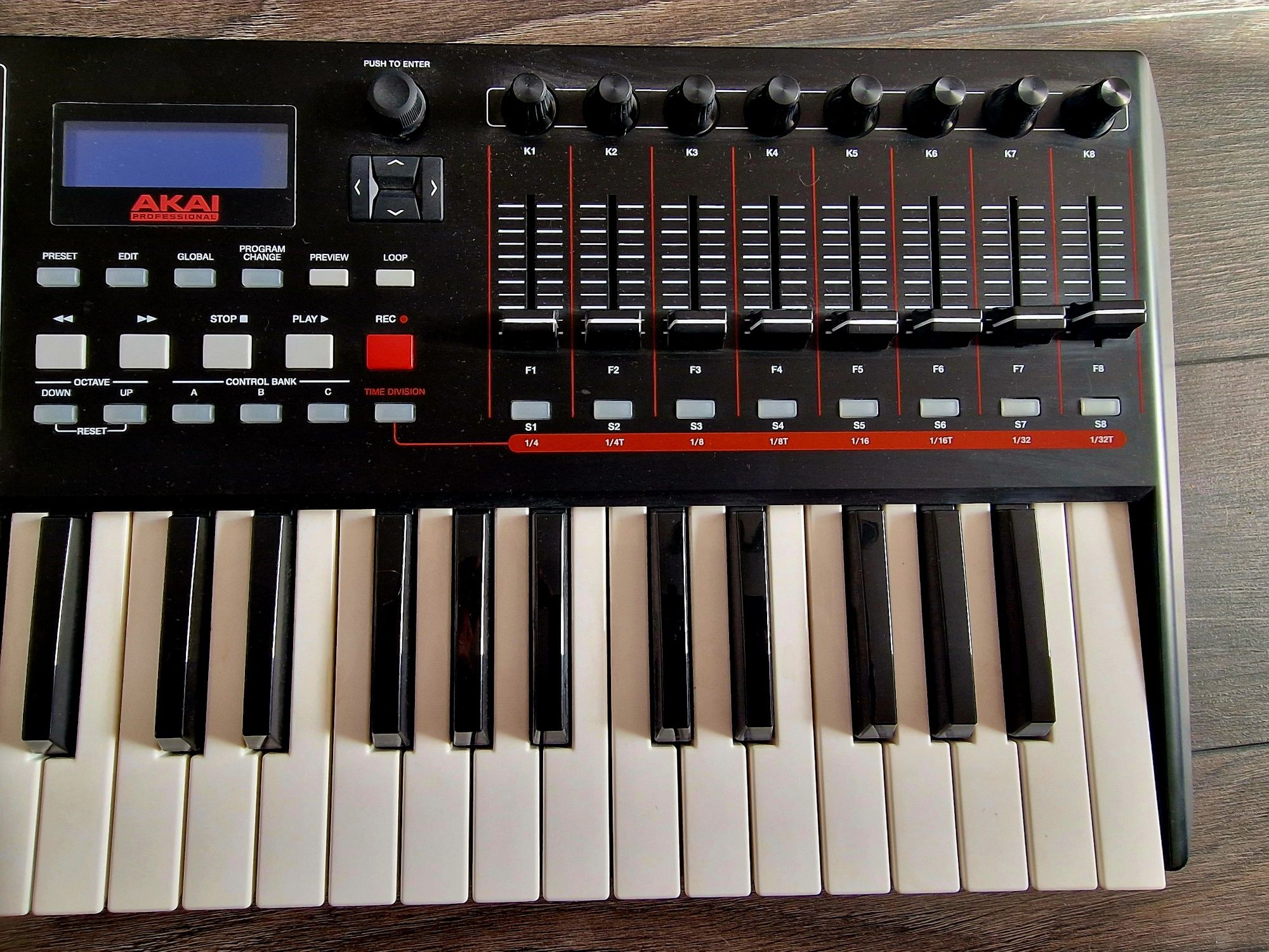 Akai Professional MPK 249 keyboard, klawisze