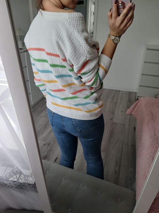 Piękny Biały sweterek L marki Passenger będzie tez na M i XL bez wad j