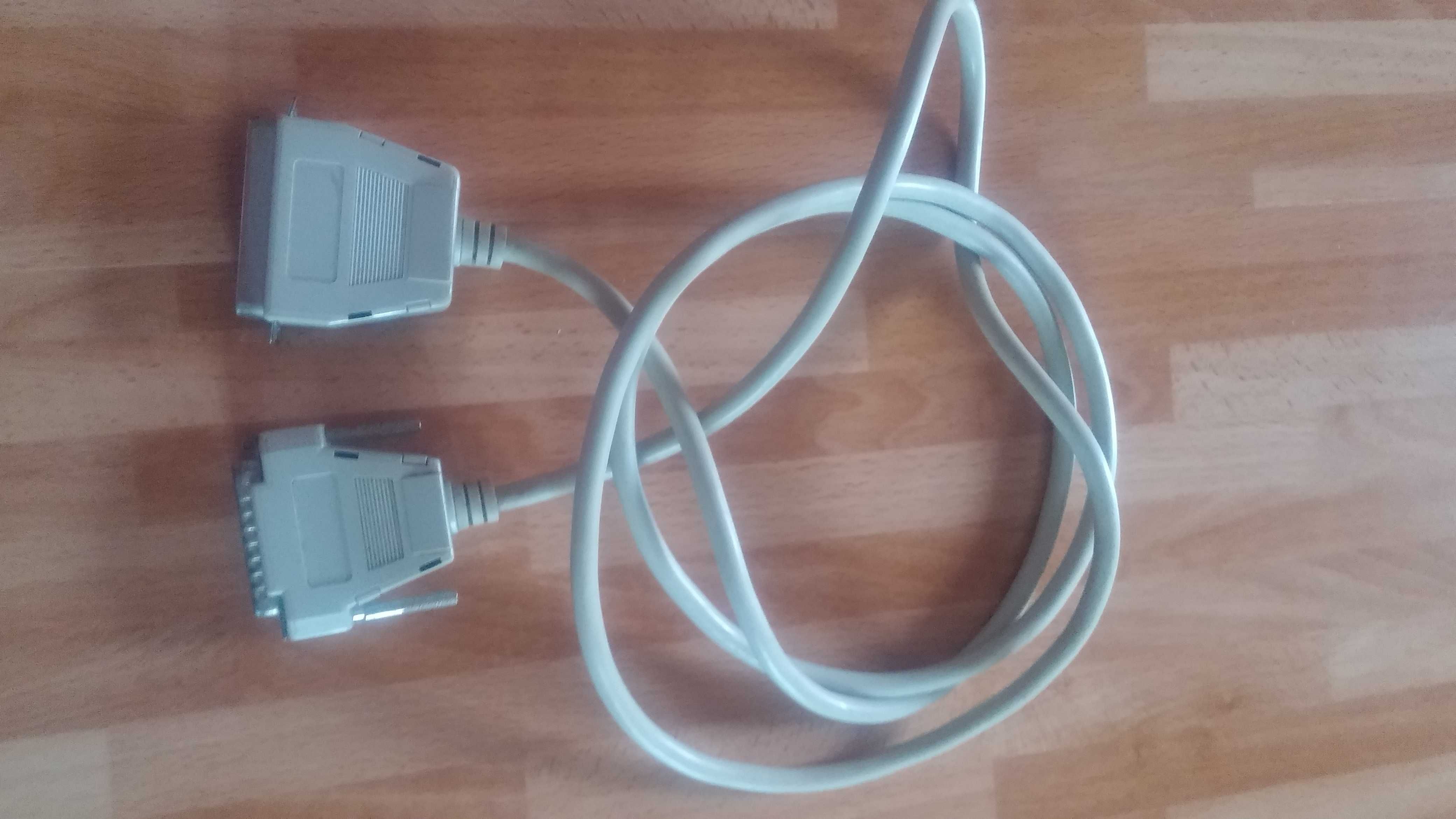 Diversos cabos e adaptadores