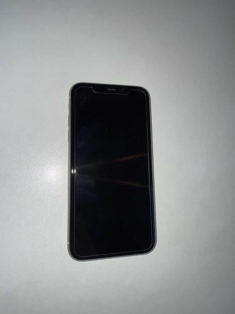 iPhone 11 64 gb biały