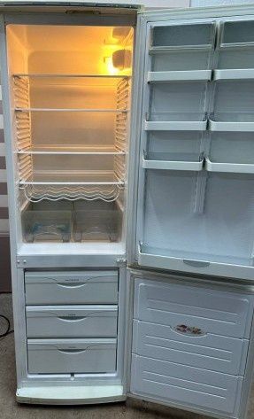 Холодильник 1.45-1.67- 1.95