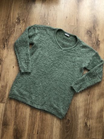 oliwkowy sweter
