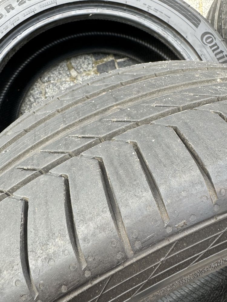 Opony letnie 255/45 R20 Continental isportcontact komplet