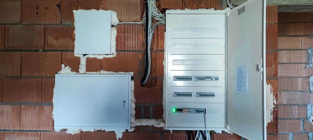 Elektryk, Instalacje elektryczne