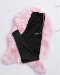 Spodnie dresy Nike dri-fit rozmiar XS czarne