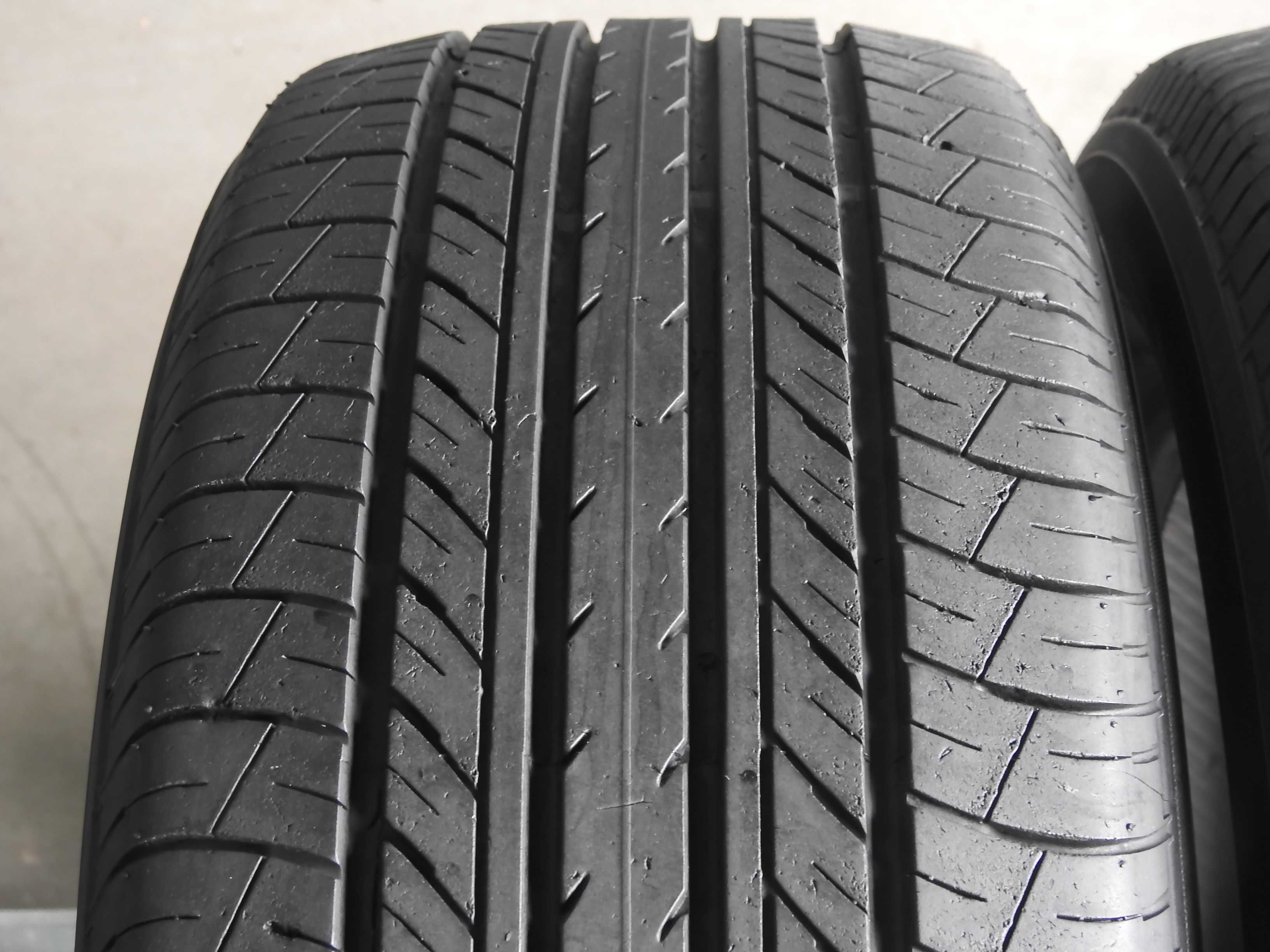 2xYokohama Bluearth 225/55R18 98H 2x7,5mm 2018r