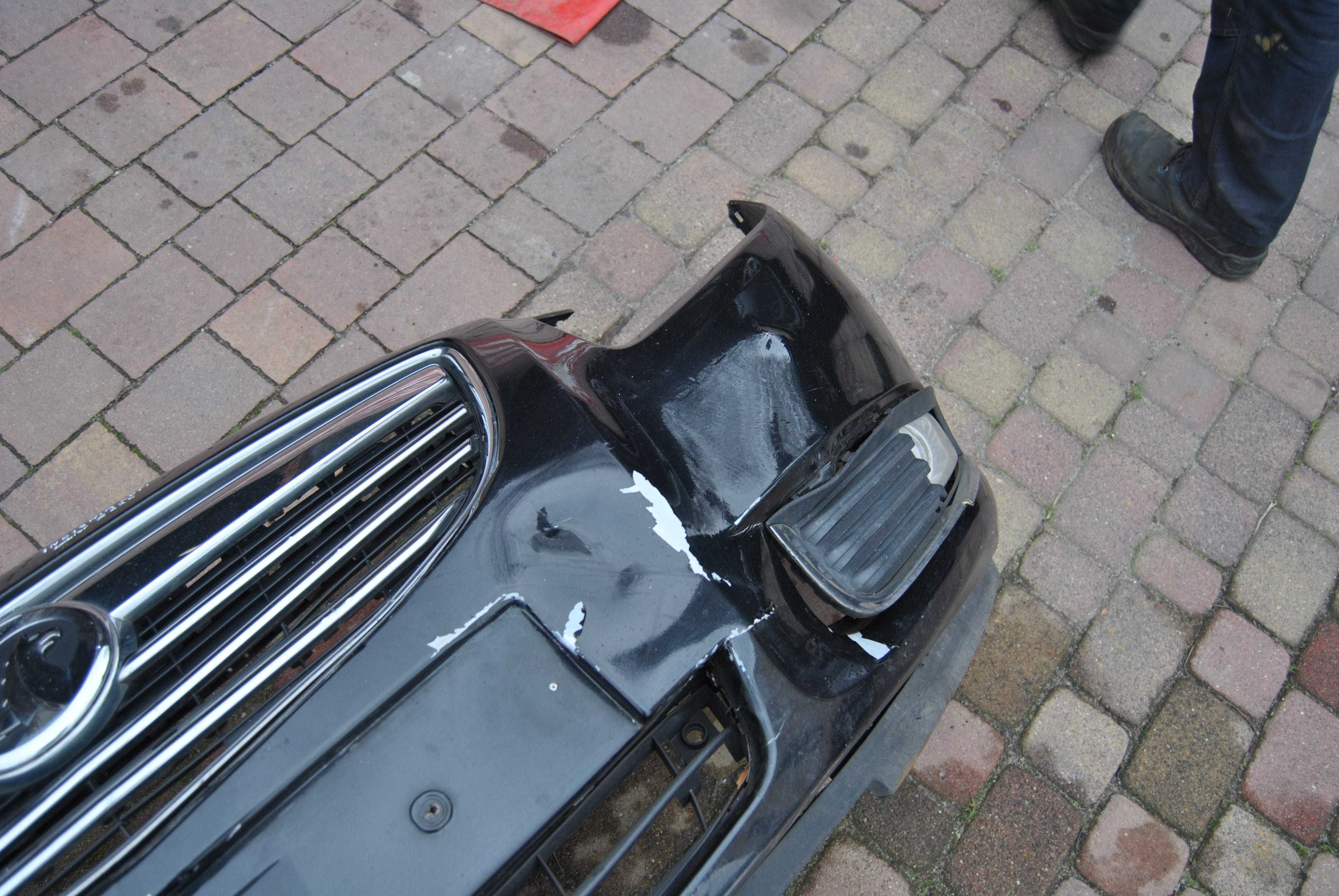 Zderzak przedni Opel Insignia z22c