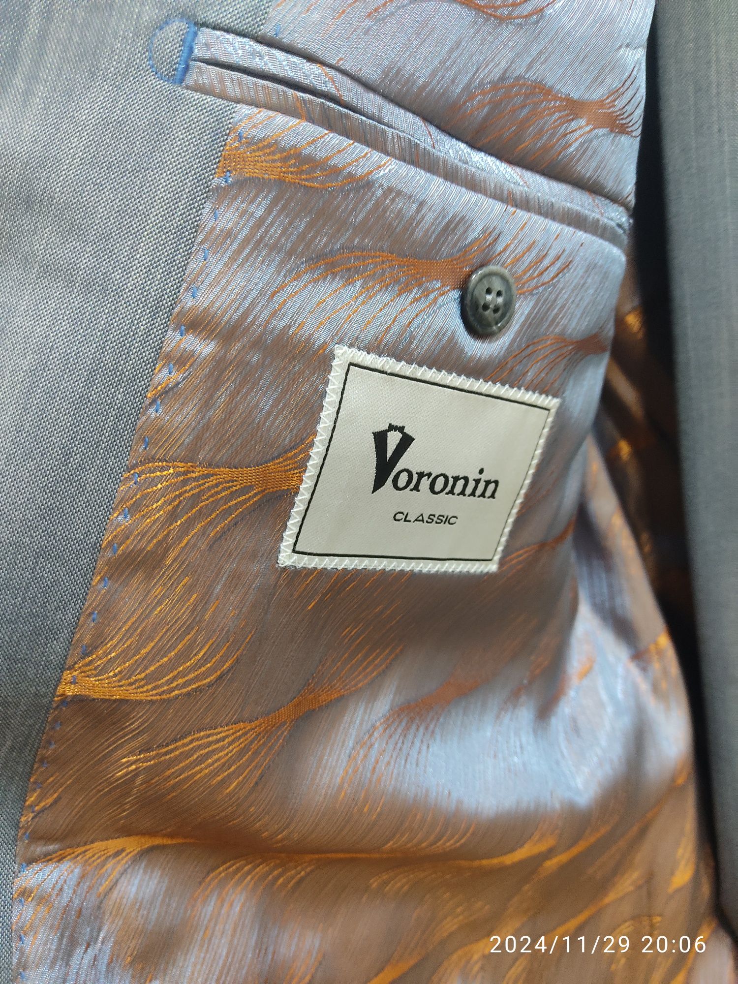 Продам чоловічий костюм Voronin