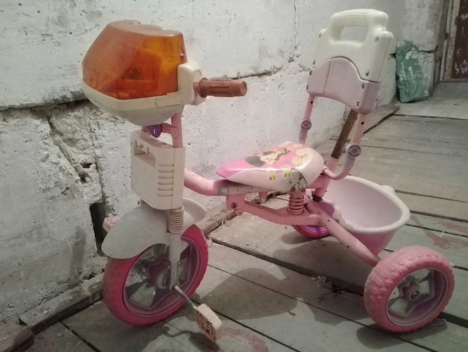 Трехколесный велосипед без родительской ручки