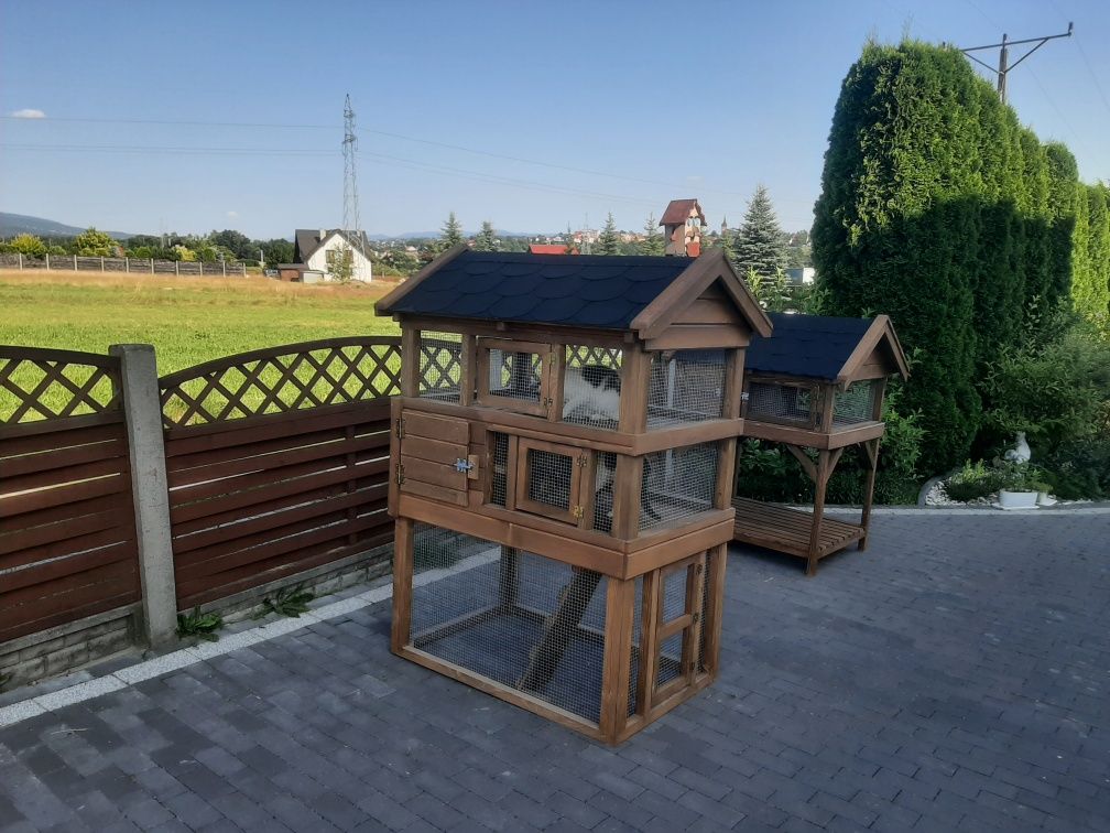 Buda dla kota z wolierą