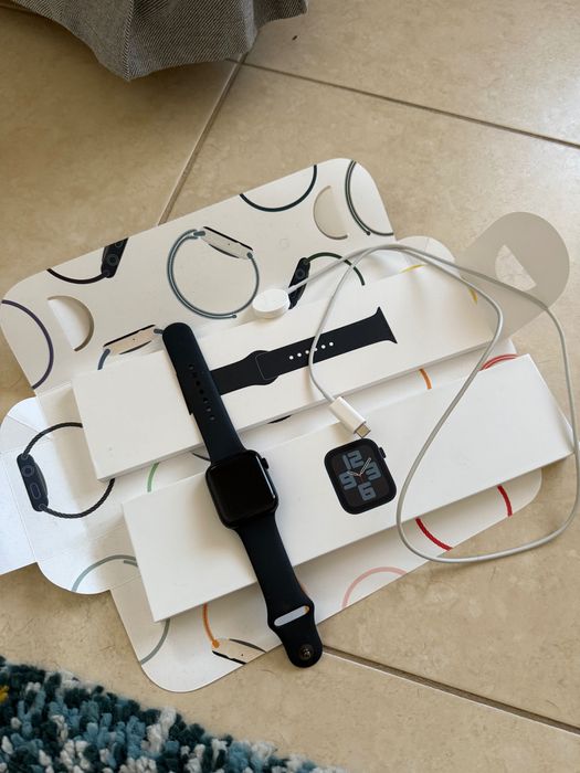 Apple Watch SE 44mm GPS+ Cellular