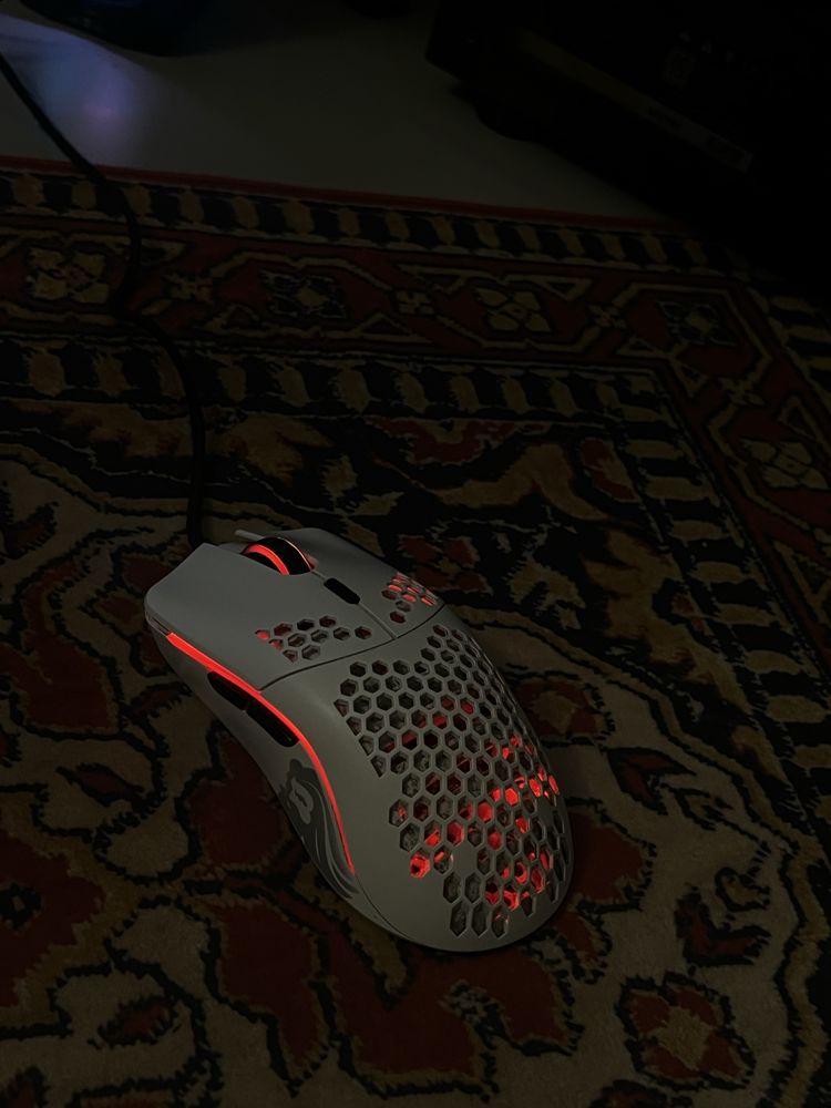 Myszka gamingowa glorius model o led