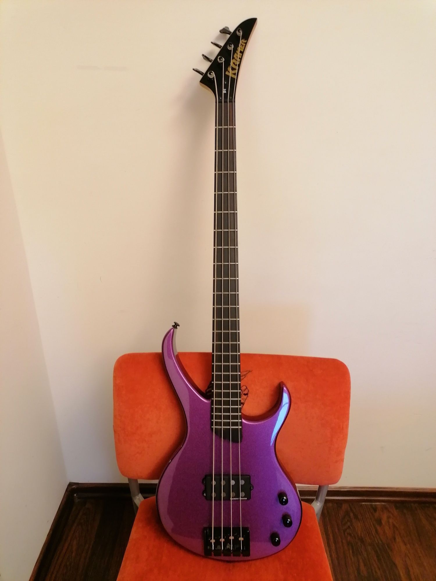 Gitara basowa Kramer D1 musicman sound