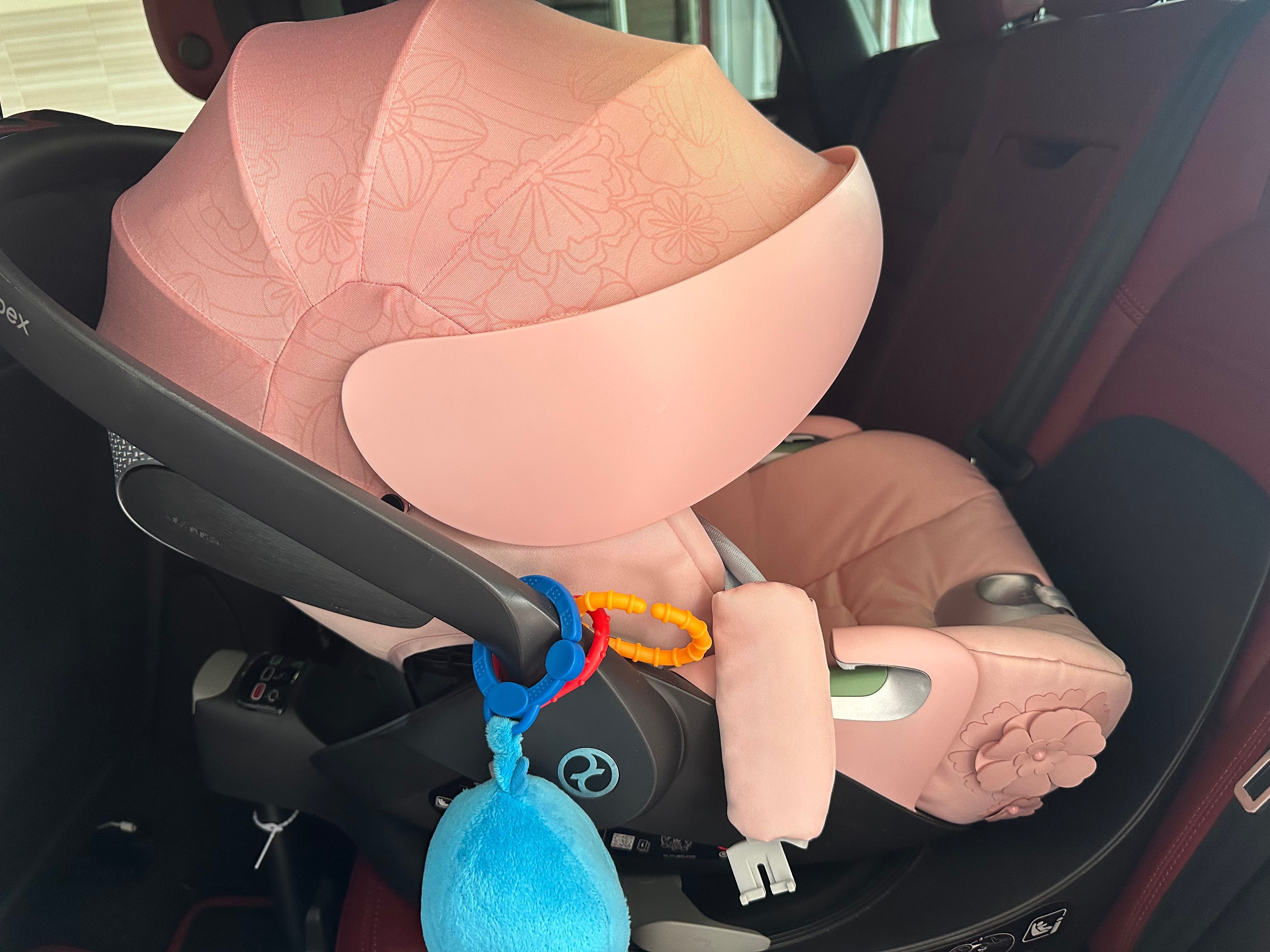 Автокрісло Cybex  Cloud T i-Size Simply Flowers