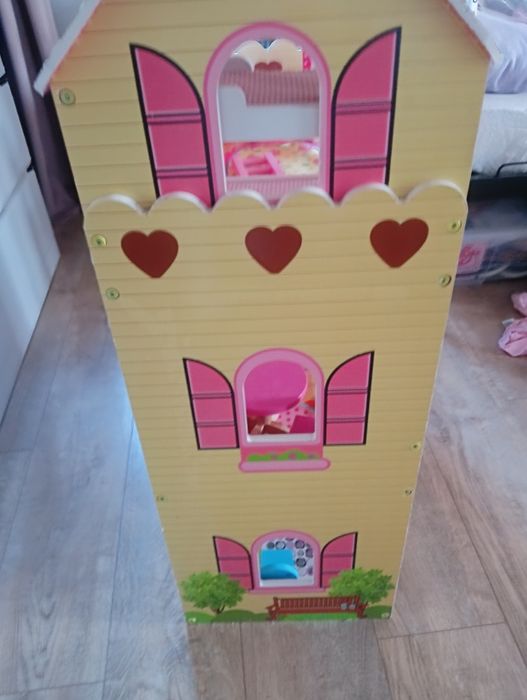 Duży domek dla lalek