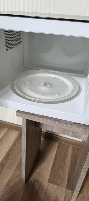 Мікрохвильова піч + тостер Daewoo KOG 868 Відмінний стан. Два в одному