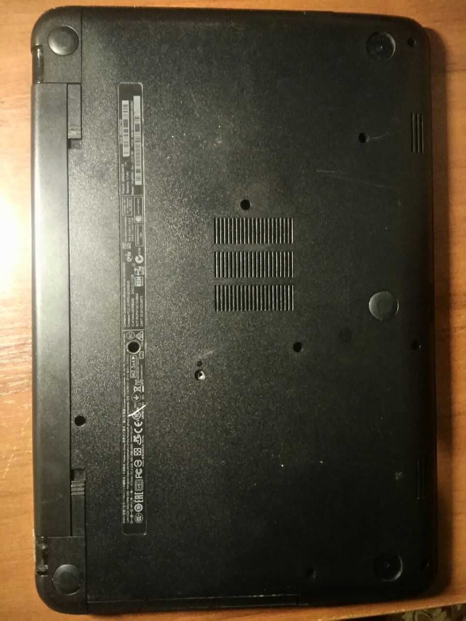 Ноутбук 15.6" HP 15 CPU A8-6410, GPU 8550M,озу-8GB SSD-120