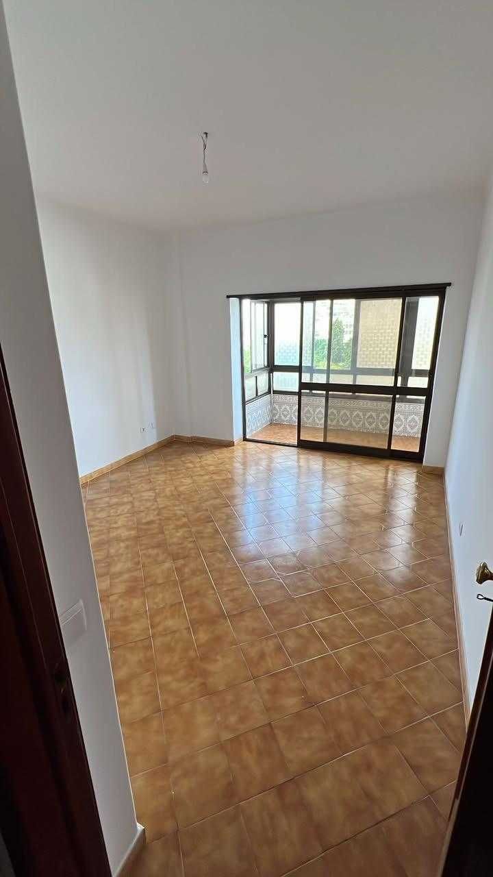 Aluga-se quartos ou apartamento Barreiro