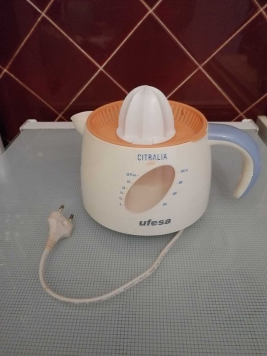 Palhaço, prateleira de canto e Pequenos electrodomésticos