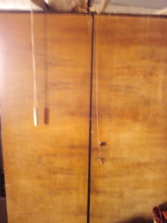 Шкаф плательный , б.у,деревянный,старого образца